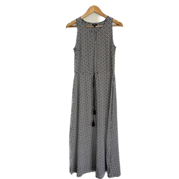 Talbots Black and White Geometric Print Keyhole Neckline Tie Front Size Small - Picture 1 of 10